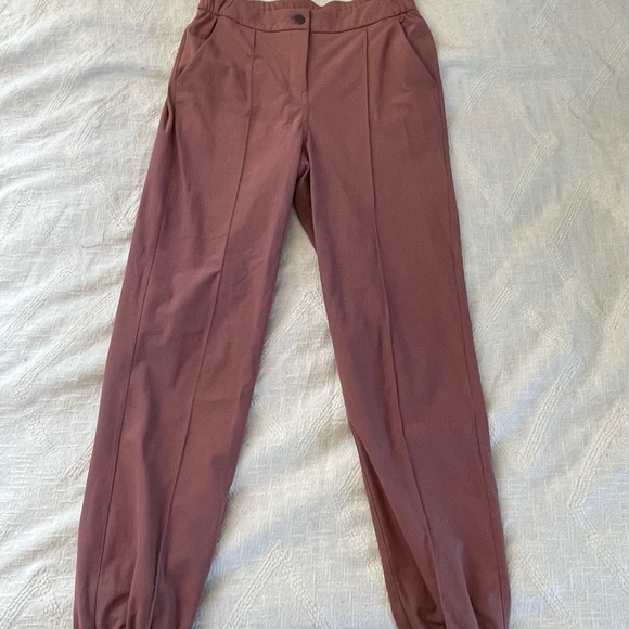 High waisted Lululemon joggers - Picture 1 of 3